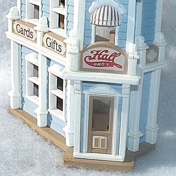 1988 Hallmark Collectible Nostalgic Houses & Shops 5th Halls Bro's Card Shop - Picture 4 of 9
